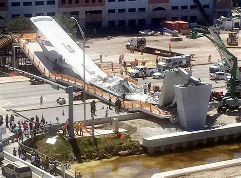 फ्लोरिडा में हादसा, गिरा 950 टन वजनी पुल, 10 लोगों की मौत - 10 people ...