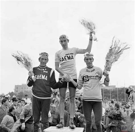 Cycling Black and White 的图像结果