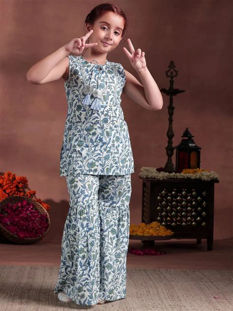 Girls Ethnic Wear - Buy Ethnic Wear for Girls Online | Libas