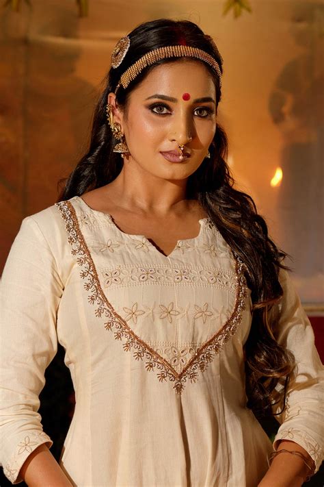 Hakoba Yoke Embellished Offwhite Anarkali – Byhand