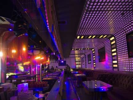 南京FUTURE酒吧/未来酒吧/FUTURE Club-南京酒吧、慢摇吧、夜店、订台、订桌、酒水、消费、价格、卡座、招聘、电话、地址
