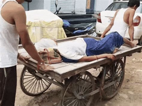 Pregnant woman taken to hospital on handcart in Chhatarpur: Staff ...