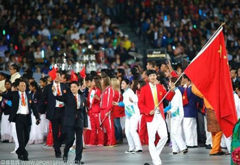 中国代表团第31位出场 奥运冠军雷声担任旗手_体育_腾讯网