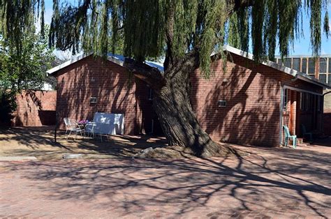 VILLAGE LODGE HARRISMITH (Free State) - Hotel Reviews, Photos, Rate ...