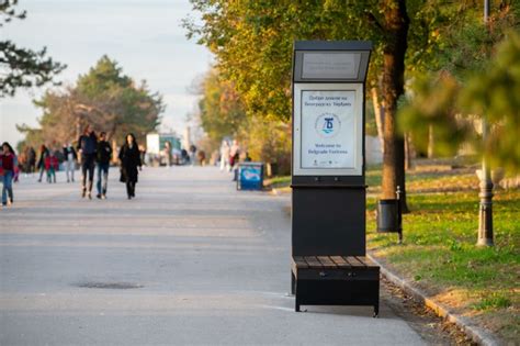 Postavljene solarne klupe na Kalemegdanu: Evo čemu služe VIDEO - B92