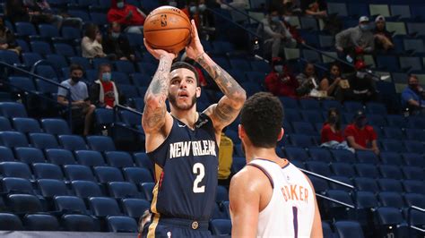 Lonzo Ball at career crossroads as his brother generates a buzz | NBA.com