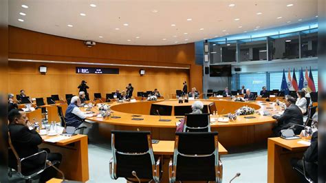 PM Modi co-chairs business round table of top industrialists in Berlin ...