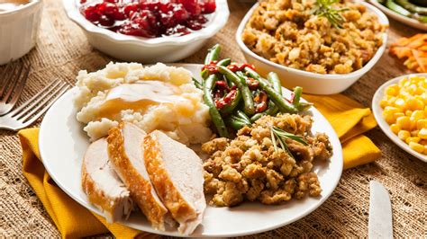 Walmart, Aldi bring back their economical Thanksgiving meals – KIRO 7 ...