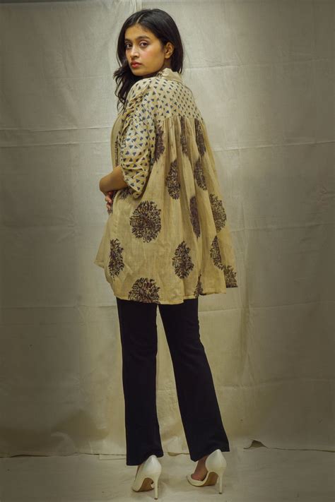 Ainaz Puff Sleeves Cream Block Printed Short Top in Linen – Diva's Creation