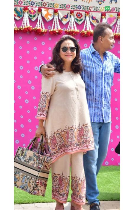 Astro Dust Paisley Linen Co-ord Set ( on Tina Ambani) – Bombay Bloom
