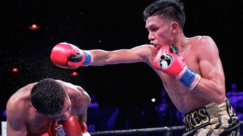 Flores vs Briones full fight: January 12, 2016