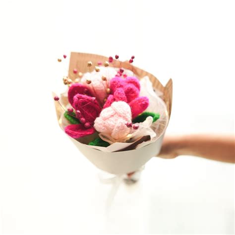 Hooked on Petals bunch – https://artecasa.in/