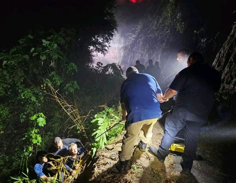 Rescatan octogenario que cayó por un risco en carretera de Utuado ...