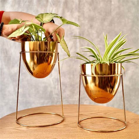 Behoma Gold Metal Planter with Round Gold Stand, Set of 2