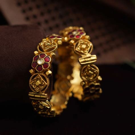 Arpita Polki Bangles
