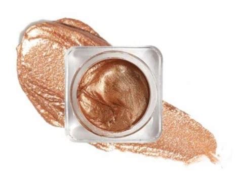 Best Waterproof Makeup Products To Try This Holi