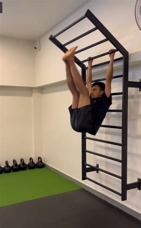 You must try this Scoliosis treatment at home using stall bar