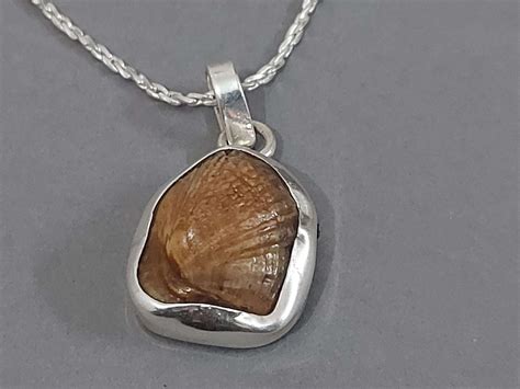 Brown-Machmani-locket-image-2-_2.jpg?v=1773668904&width=1200