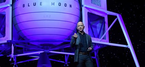 Jeff Bezos Unveils Blue Origins New Moon Lander