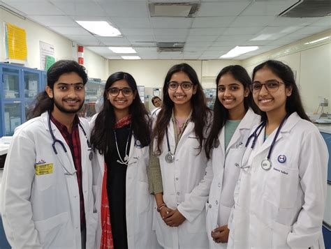 Cheapest Medical Courses: 12वीं के बाद 10 सबसे सस्ते मेडिकल कोर्सेस ...