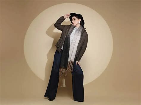 Solid Olive Full Sleeve Turtle Neck Puffer Jacket