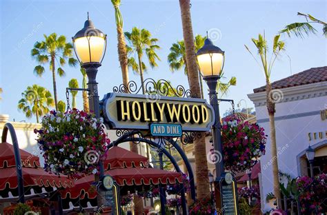 Universal Studios Transportation | MacksRide Black Car Services