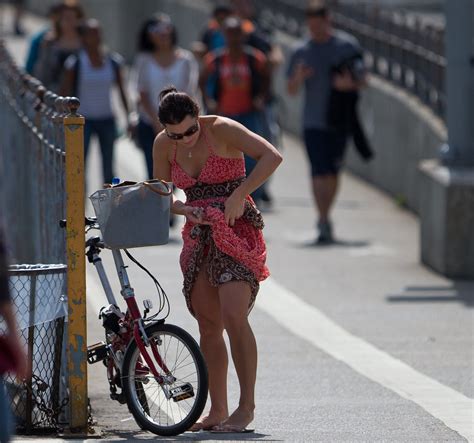 Upskirts, downblouse, candid oops shots | Flickr