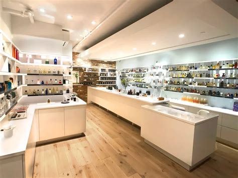 Perfume Shop 的图像结果