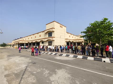 1 Lakh devotees take advantage of darshan during Diwali holiday at Lai ...