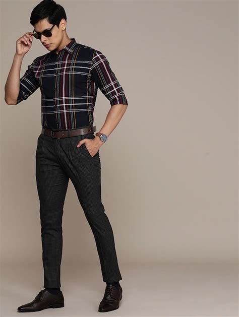 Men Black & Grey Checked Slim Fit Pleated Formal Trousers