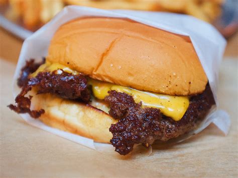 27 Best Burgers in Los Angeles, Ranked