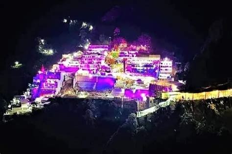 Shri Vaishno Devi shrine: Atka decorated with beautiful flowers during ...