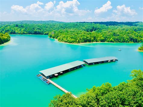10 Lakes Near Austin That Are Worth Leaving The City To Visit