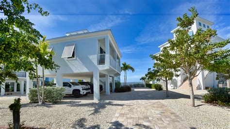 Lobstering in the Florida Keys: A Marathon Adventure - Gulfview ...