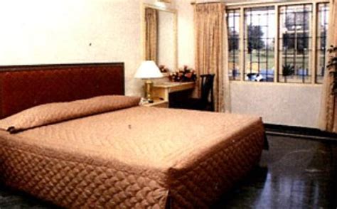 SILVER OAK RESORT (Bengaluru) - Resort Reviews, Photos, Rate Comparison ...