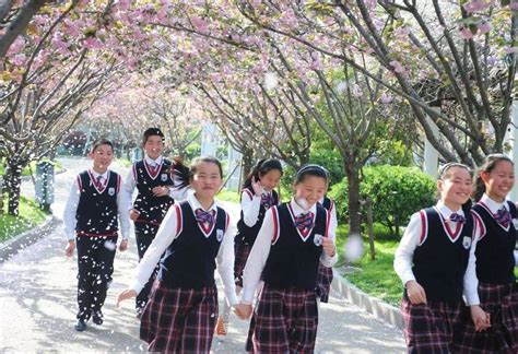外语学院2022届英语18-6BF班毕业照-湖南理工学院外国语言文学学院