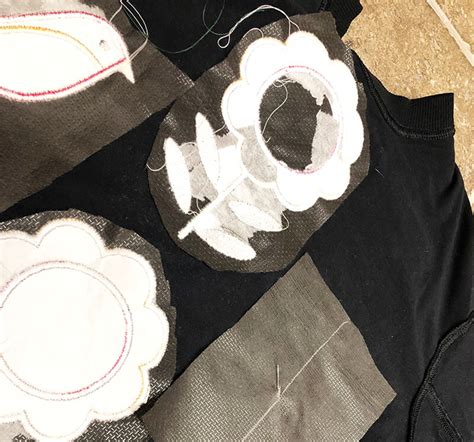 How to Clean Machine Embroidery Hoops 的图像结果