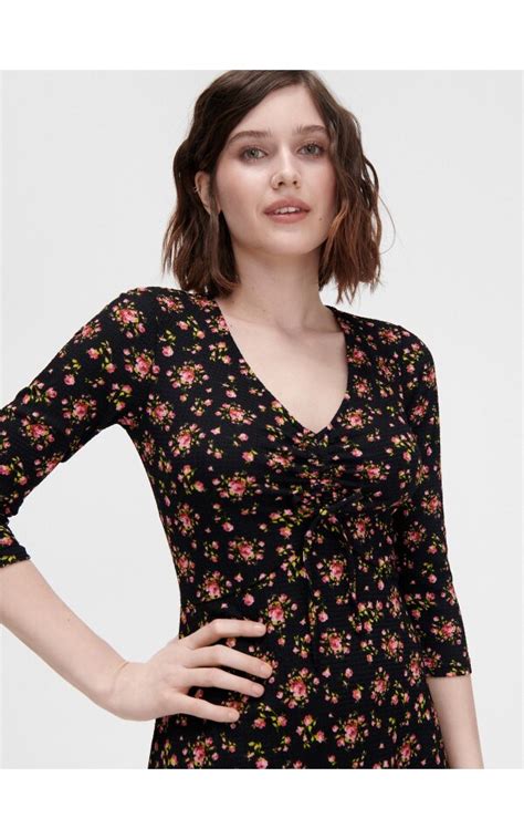 Sukienka w drobne różowe kwiatki - CROPP - 1000K-99X