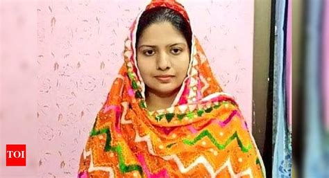 Hindu girl becomes first police officer in Pak's Sindh province - The ...