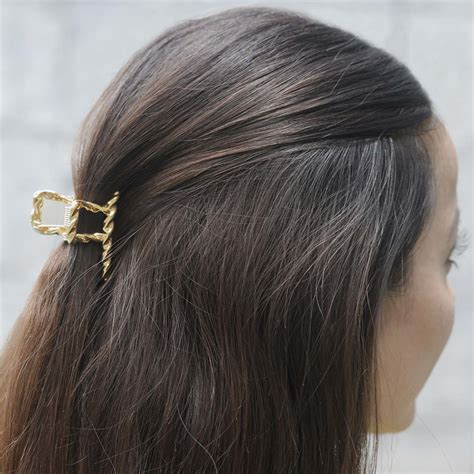Aurora Claw Clip - Gold – Hair Drama Company