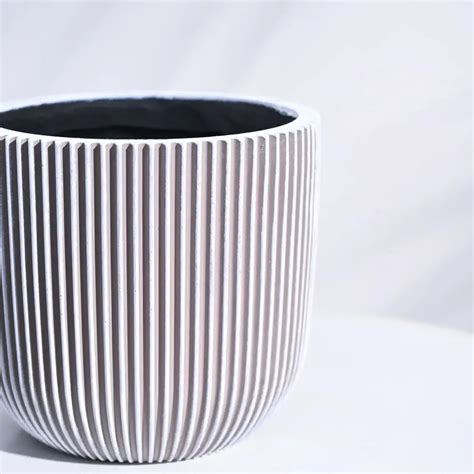 Ugaoo Planter Ball Groove (Ivory)| Buy Now – BharatAgri Krushi Dukan