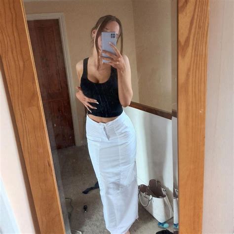 PrettyLittleThing Women's White Skirt | Depop