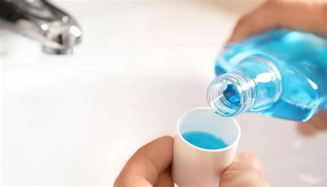 10 Home Remedies To Treat Nail Fungus - lifeberrys.com