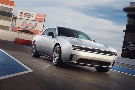 First Look: All-Electric 2025 Dodge Charger Daytona - And it Gets a Gas-Powered Sibling ...