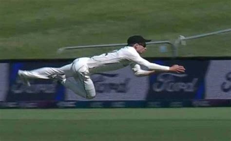 This player flew like an eagle to catch the ball, would never have seen ...