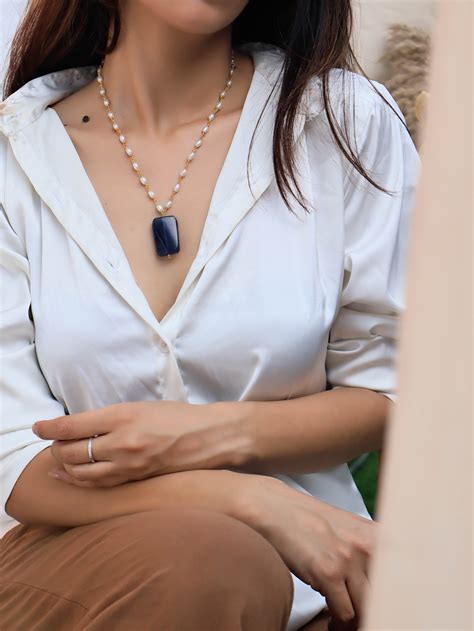 Alfaaz Blue Pendant Necklace – Kaashnii