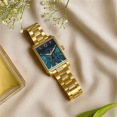 Buy Online Titan Karishma Wedding Edit Analog with Day Date With Green ...