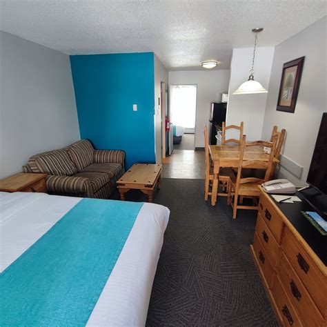 TONQUIN INN (Jasper) - Hotel Reviews, Photos, Rate Comparison - Tripadvisor