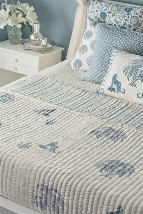 Good Earth – Stylish Sustainable Luxury Retail | Goodearth.in