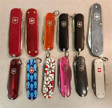 Mini Swiss Army Knives (Juneau) | AllSurplus